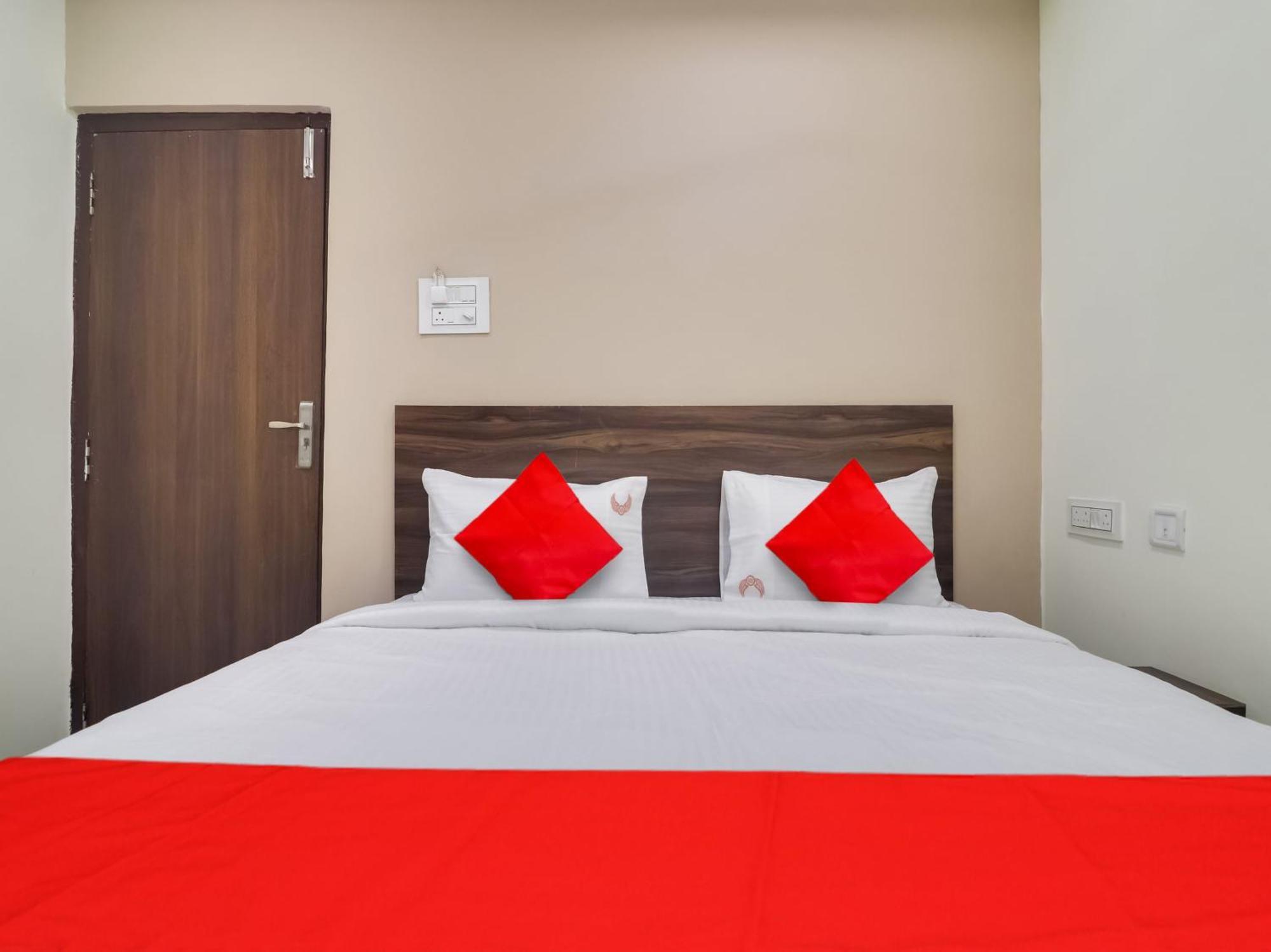 Hotel O Red Stone Hotels Haydarabad Dış mekan fotoğraf